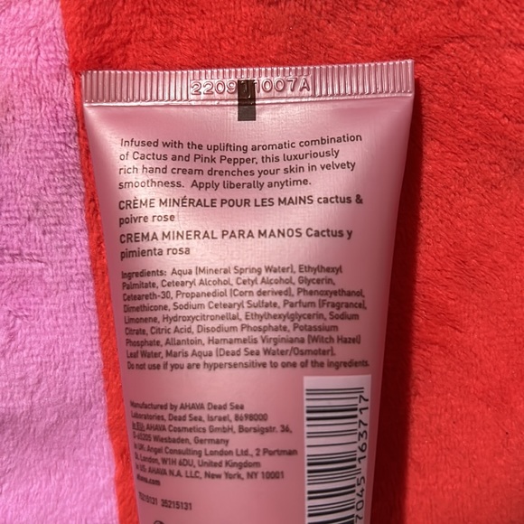 Ahava DeadSea water mineral hand cream  cactus & pink pepper - Picture 4 of 8